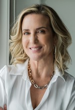 Elizabeth Costa Photo